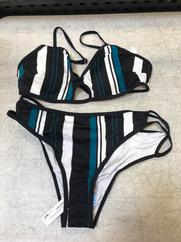 Photo 1 of 2 PIECE BIKINI 
LARGE 