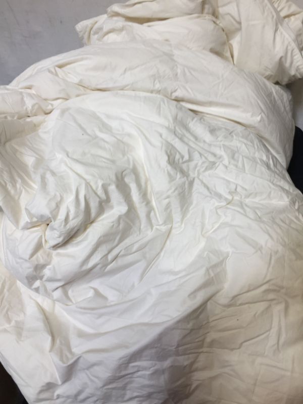 Photo 4 of APSMILE WHITE COMFORTER 90 X 90