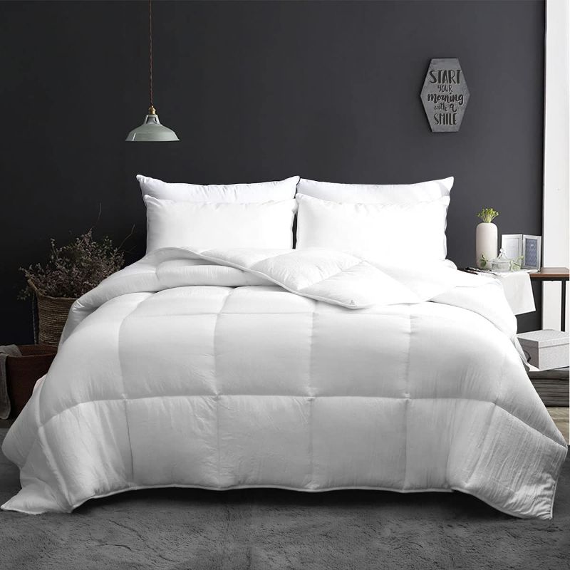 Photo 1 of APSMILE WHITE COMFORTER 90 X 90