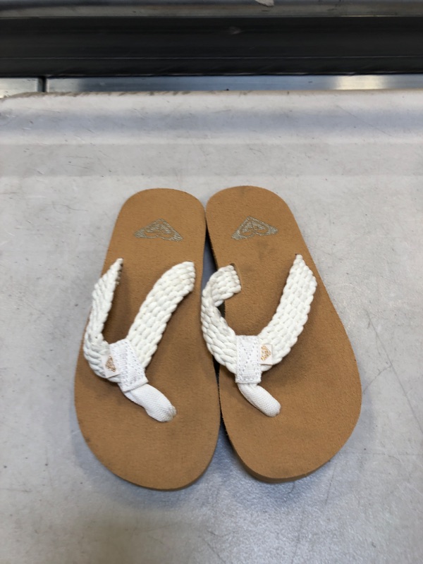 Photo 1 of GIRLS SANDALS
SIZE 10 (SLIGHTLY USED)