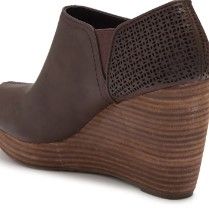 Photo 1 of Dr. Scholls Harlow Wedge BootiE
SIZE 7(SLIGHTLY USED)
