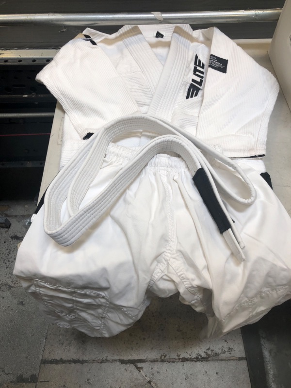 Photo 1 of BOYS TAEKWON-DO UNIFORM
SIZE 6-7 Y OLD 