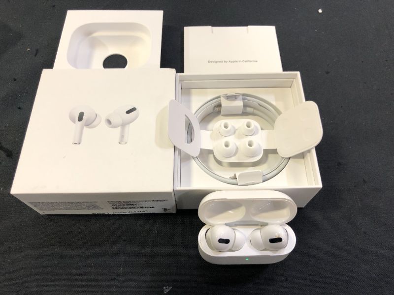 Photo 2 of Apple AirPods Pro
