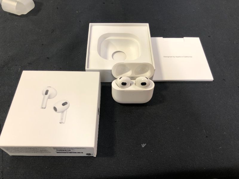 Photo 2 of Apple AirPods (3rd Generation)
