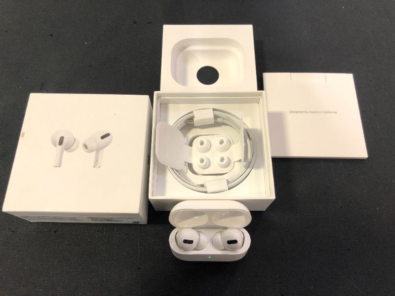 Photo 2 of Apple AirPods Pro
