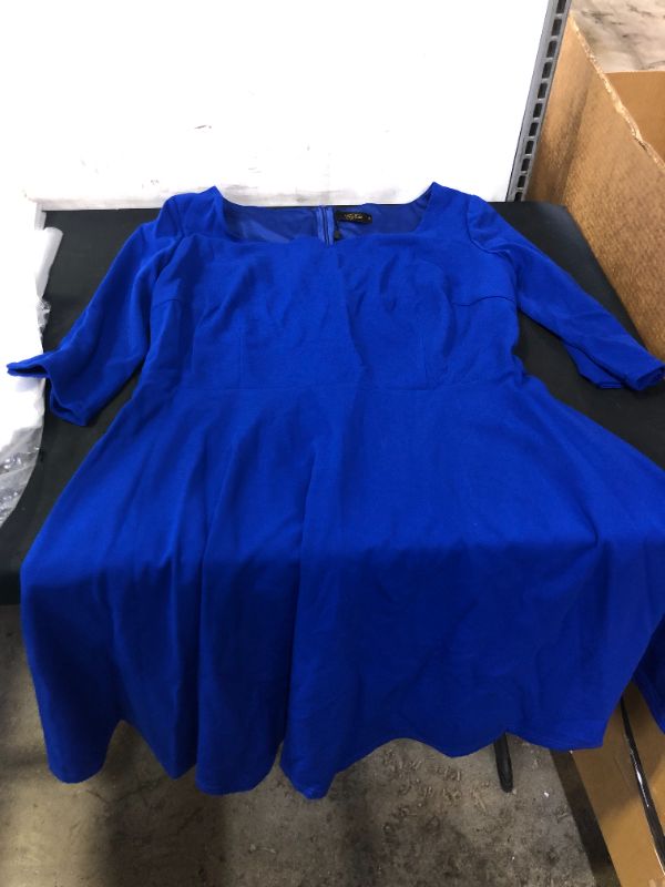 Photo 1 of WOMEN'S ELBOW SLEEVE DRESS SIZE 2XL