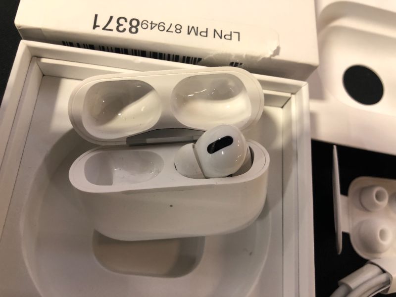 Photo 3 of Apple AirPods Pro (MISSING 1 AIRPOD)
