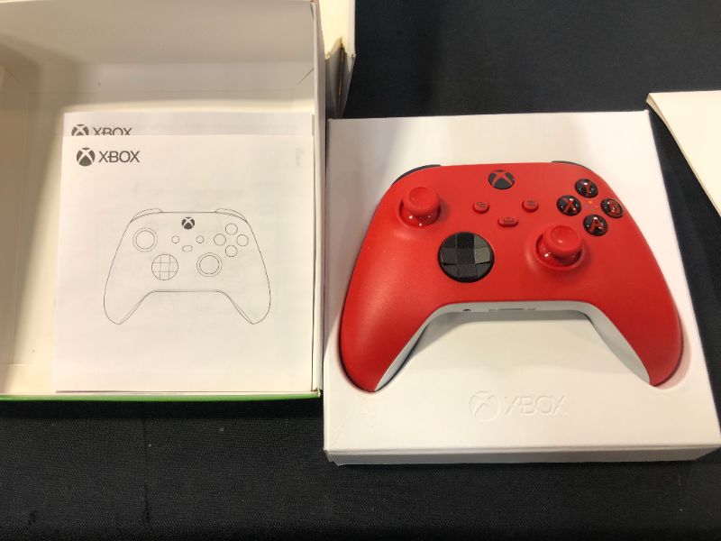 Photo 2 of Xbox Core Wireless Controller – Pulse Red
