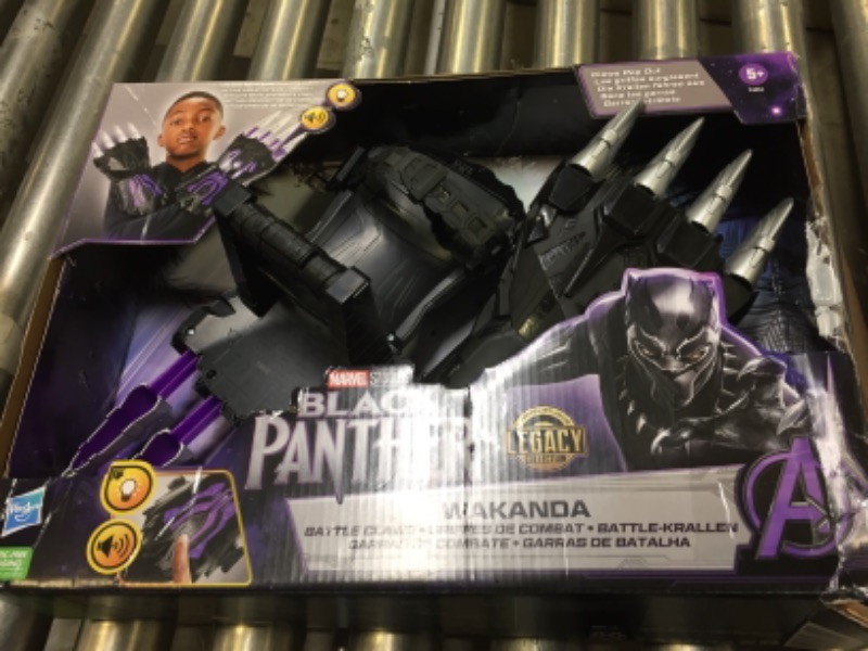 Photo 2 of Marvel Studios' Black Panther Legacy Wakanda FX Battle Claws with Lights and Sounds, Role Play, Super Hero Toys for Kids Ages 5 and Up