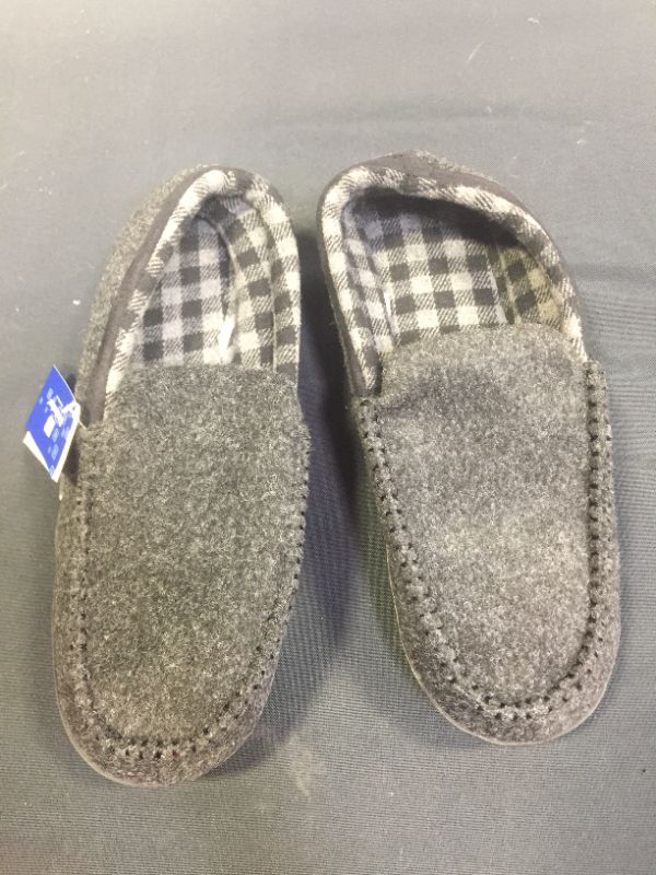 Photo 2 of NewDenBer Men's Moccasin Slippers with Indoor Outdoor Memory Foam Sole, Soft Warm Slip On House Shoes
SIZE 11