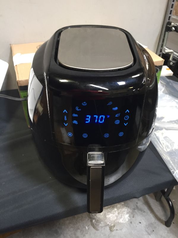 Photo 5 of 8-in-1 5.8 Qt. Black Electric Air Fryer with Recipe Book