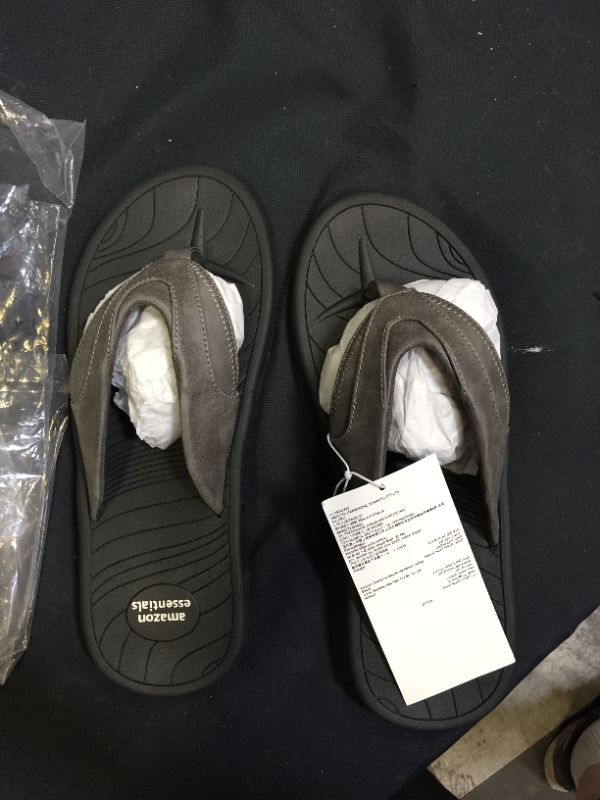 Photo 1 of Amazon Essentials Men's Flip Flop Sandal sz 12
