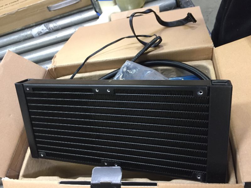Photo 2 of CORSAIR iCUE H100i ELITE LCD Display Liquid CPU Cooler-Custom IPS LCD Screen-40 Dynamic RGB LEDs-120mm Fans-240mm Radiator-COMMANDER CORE Smart Lighting Controller - - OUT OF BOX USED, UNABLE TO TEST FUNCTION 