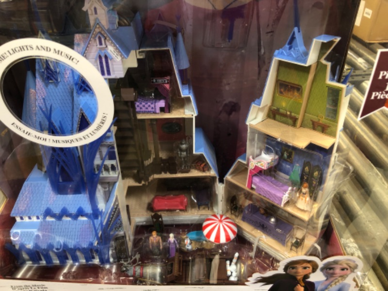 Photo 3 of Disney Arendelle Castle Play Set – Frozen 2
BOX DAMAGED DUE TO SHIPPING************* 