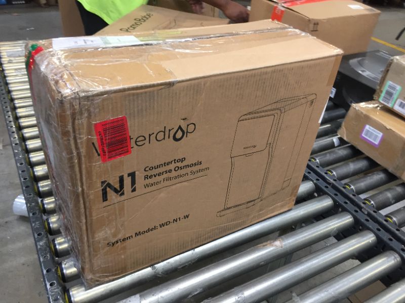 Photo 1 of Waterdrop Countertop Reverse Osmosis System, 4-Stage Countertop Water Filtration, Countertop RO Water Filter System, 3:1 Pure to Drain, BPA Free, No Installation Required, WD-N1-W - WATER STILL PRESENT FROM PREVIOUS OWNER 