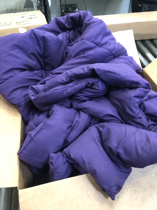 Photo 1 of 102 X 90 PURPLE COMFORTER