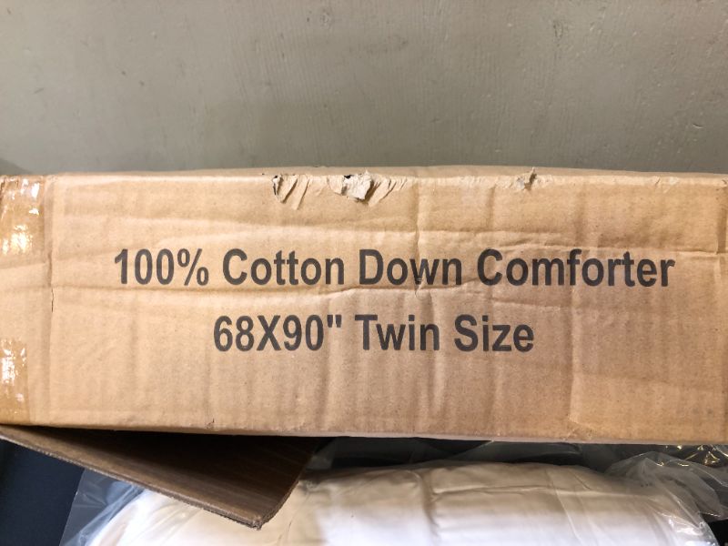 Photo 2 of 100% cotton down comforter TWIN SIZE GENERIC 