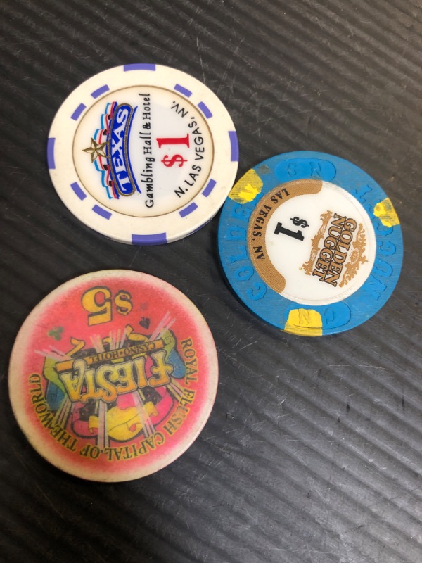 Photo 1 of 3 VINTAGE CASINO CHIPS , RETRO VEGAS COLLECTABLES , VARIETY OF CASINO HOTELS 