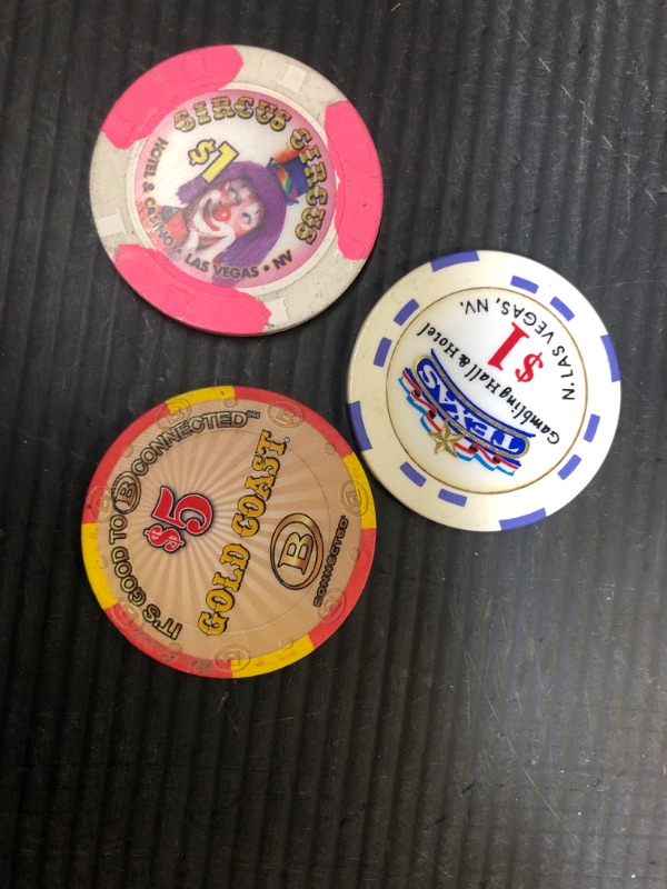 Photo 1 of 3 VINTAGE CASINO CHIPS , RETRO VEGAS COLLECTABLES , VARIETY OF CASINO HOTELS 