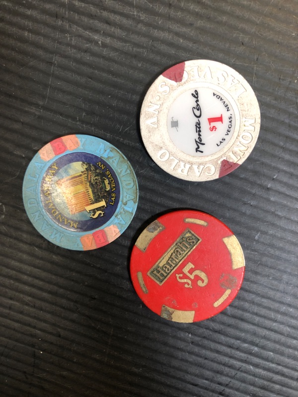 Photo 1 of 3 VINTAGE CASINO CHIPS , RETRO VEGAS COLLECTABLES , VARIETY OF CASINO HOTELS 