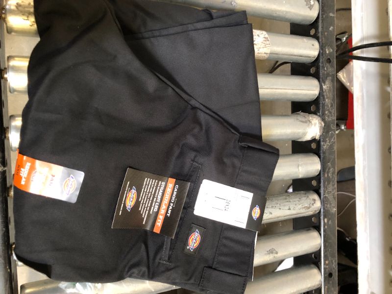 Photo 1 of Dickies Men's Regular Straight Stretch Twill Cargo Pant 36W x 34L Black
