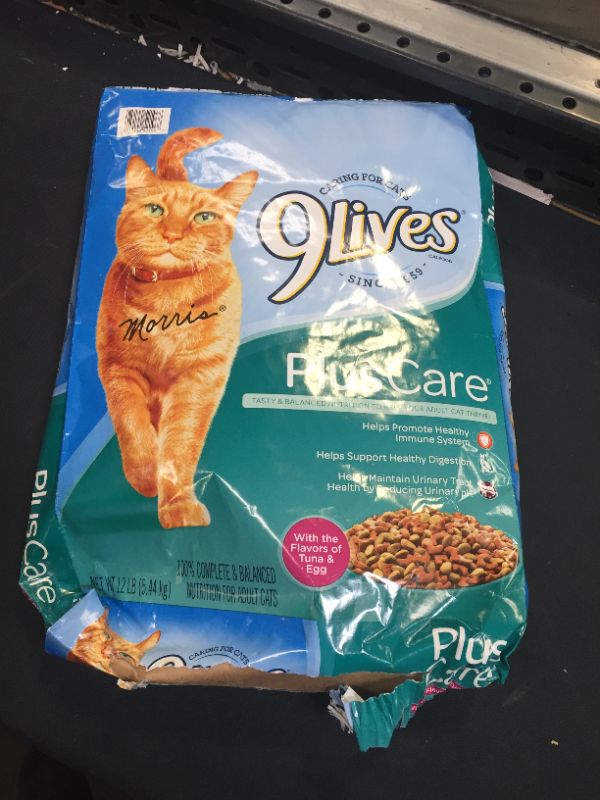 Photo 2 of 9Lives Dry Cat Food PLUS CARE BEST BY APRIL 2022
