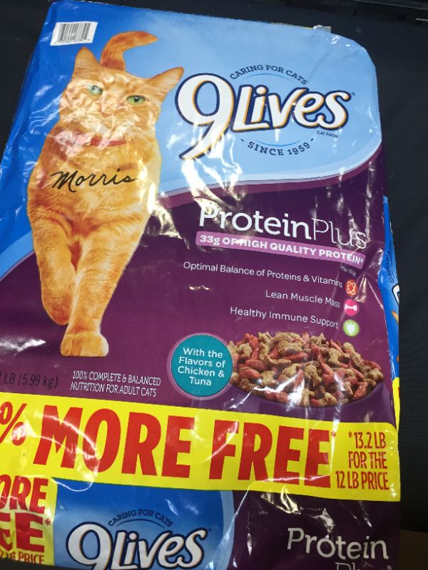 Photo 1 of 9Lives Protein Plus Dry Cat Food Bonus Bag, 13.2Lb  BEST BY APRIL 2022
