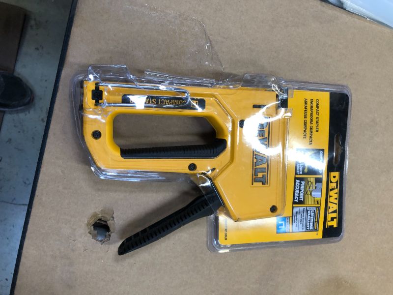 Photo 3 of DeWalt - DWHTTR130LH - Heavy-Duty Compact Staple Gun
