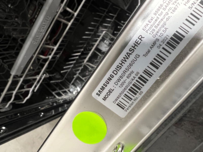 Photo 4 of StormWash™ 48 dBA Dishwasher in Black Stainless Steel
