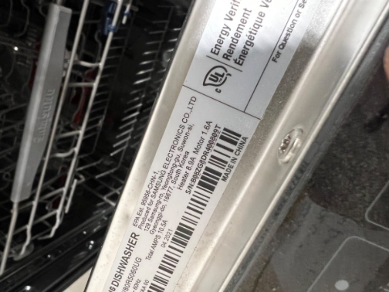Photo 9 of StormWash™ 48 dBA Dishwasher in Black Stainless Steel
