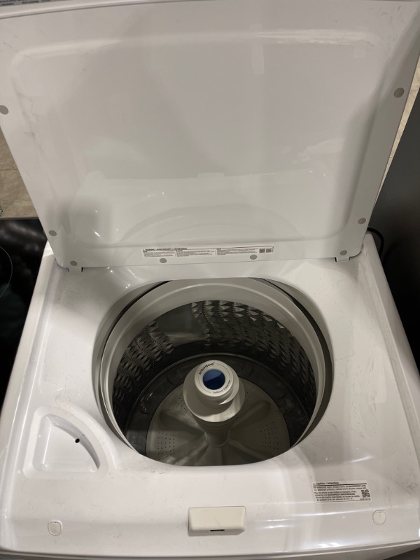 Photo 4 of 4.0 cu. ft. Top Load Washer with ActiveWave™ Agitator and Soft-Close Lid in White * COSMETIC DMG *
