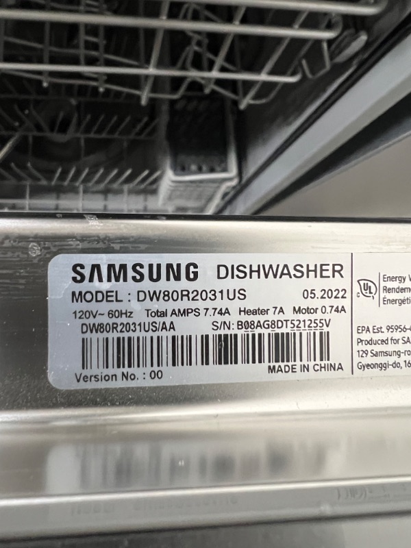 Photo 3 of Digital Touch Control 55 dBA Dishwasher in Stainless Steel
- leaks