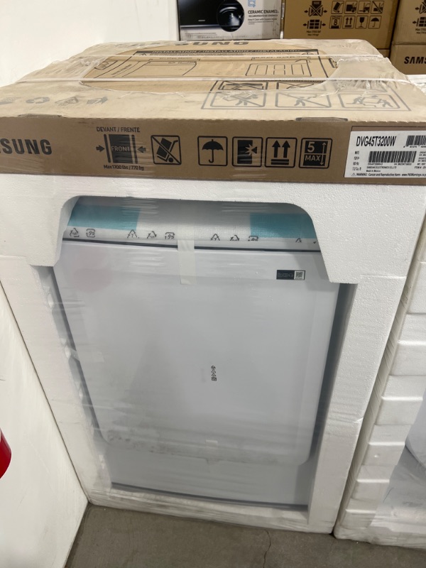 Photo 3 of Samsung - 7.2 Cu. Ft. Gas Dryer with Sensor Dry - White
- factory sealed