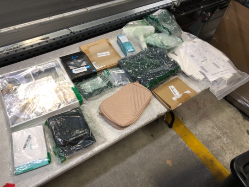 Photo 1 of 15 ITEM ASSORTED BAG LOT 