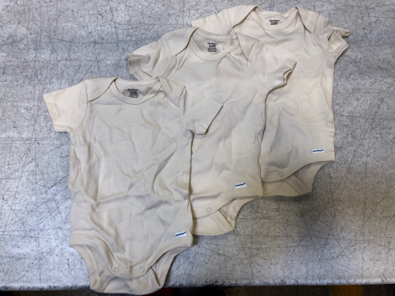 Photo 1 of Gerber Onesie 3 Pack -- Size 0-3 Months 