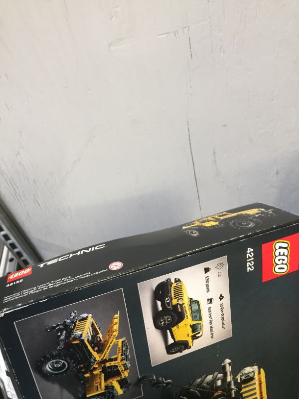 Photo 2 of LEGO Technic Jeep Wrangler 42122; an Engaging Model Building Kit for Kids Who Love High-Performance Toy Vehicles, New 2021 (665 Pieces)
(FACTORY SEALED) (MINOR DAMAGE TO BOX )