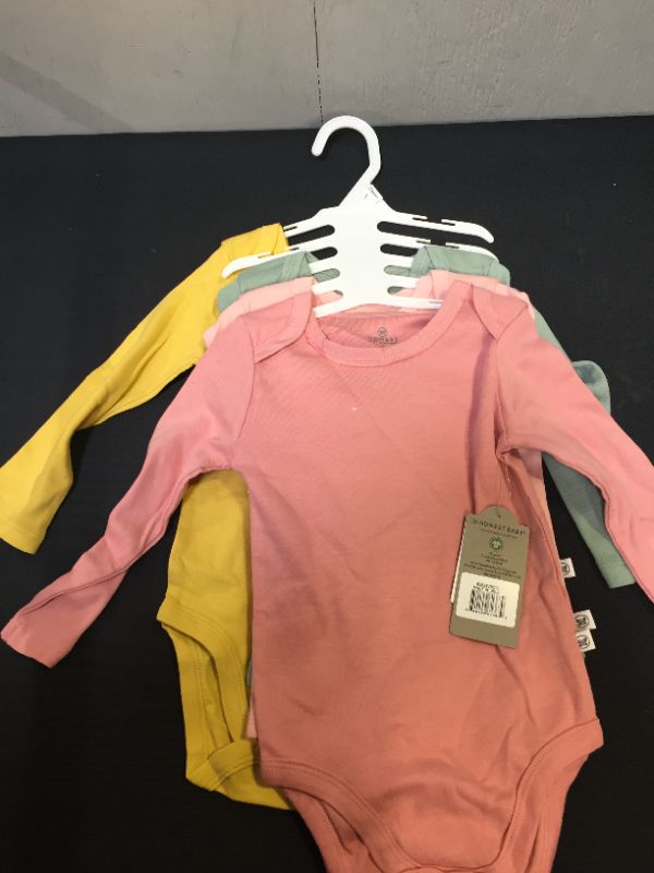 Photo 2 of The Honest Company Size 12M 5-Pack Vintage Garden Organic Cotton Long Sleeve Bodysuits
(missing orange bodysuit)
size  12 months 