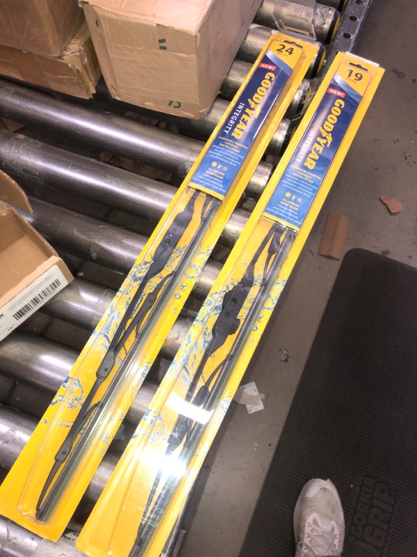 Photo 2 of Goodyear Integrity Windshield Wiper Blade, 24 Inch 24" 2 pack