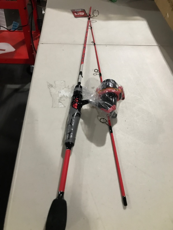 Photo 2 of Abu Garcia Black Max & Max X Spinning Reel and Fishing Rod Combo Max X (New Model) 5 - 5'6" - Light - 2pc