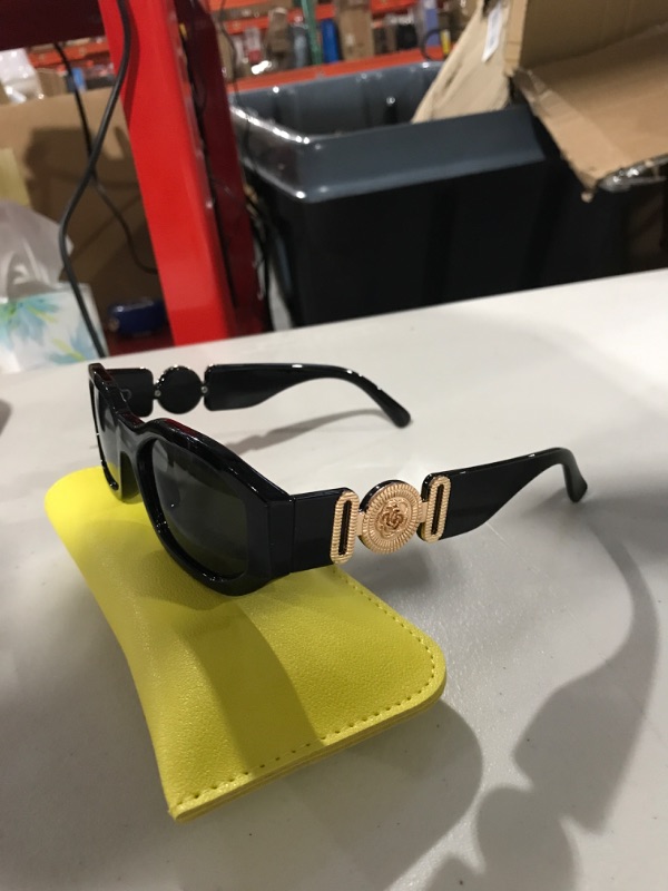 Photo 4 of *Black* mosanana 2021 Trendy Irregular Sunglasses for Women Men Model-TRACER 