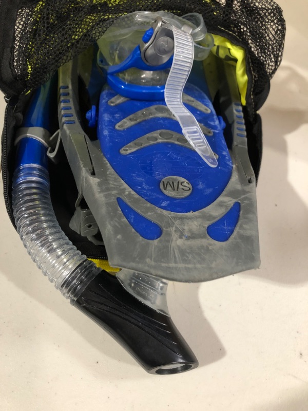 Photo 2 of **USED** U.S. Divers Adult Cozumel Mask/Seabreeze II Snorkel/Proflex Fins/Gearbag Small/Medium (Men 4 - 8.5, Women 5 - 9.5) Blue