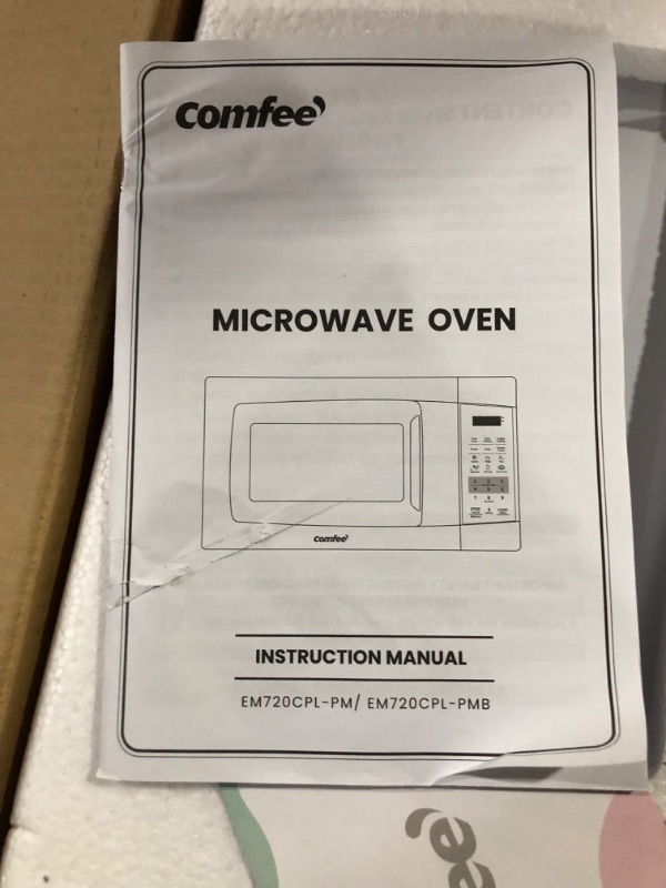 Photo 5 of COMFEE' EM720CPL-PM Countertop Microwave Oven