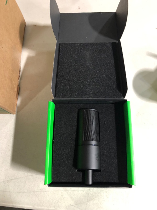 Photo 2 of Razer Seiren X USB Streaming Microphone + Kiyo Pro Streaming Webcam Bundle: Classic Black