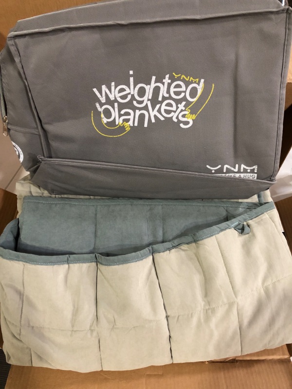 Photo 2 of ** SEE NOTES** YnM Weighted Blanket — Cotton/Polyester Blend Fabric with Premium Glass Beads (Light Green/Grey Reversible, 60''x80'' 20lbs), Suit for One Person(~190lb) Use on Queen/King Bed 60 in x 80 in 20 lb Cotton/Polyester Light Green/Grey Reversible