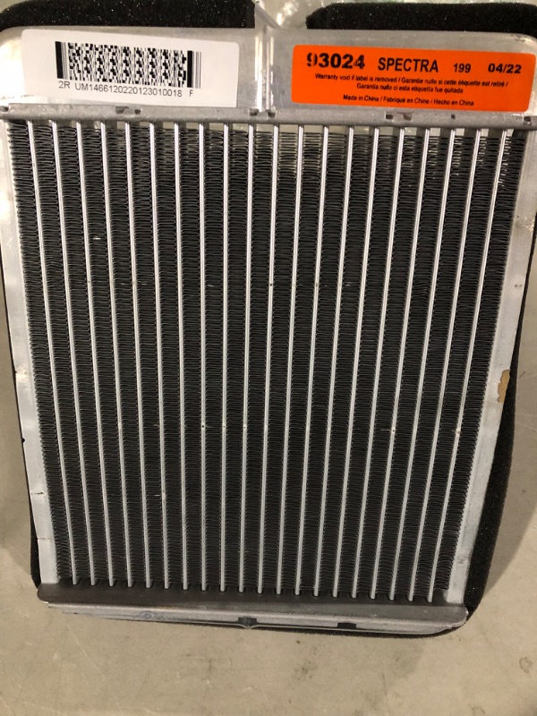 Photo 4 of Spectra Premium 93024 Heater Core