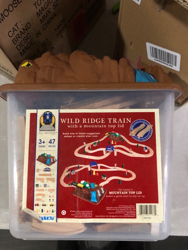 Photo 3 of Battat – Wild Ridge Train – Classic Wooden Toy Train Set with Mountain Top Lid, Double-Sided Tracks, Toddlers 3-Years-Old & Up (47Pc) Fits Thomas, Brio, Chuggington