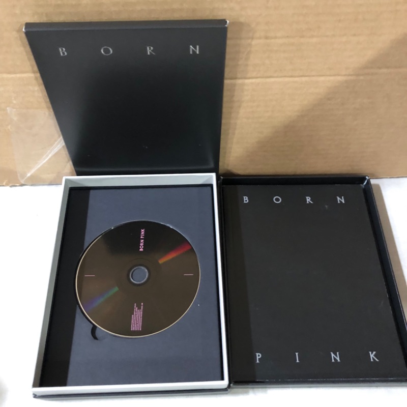 Photo 2 of BORN PINK[Standard CD Boxset – Version B / BLACK]  Explicit Lyrics