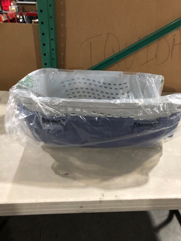 Photo 1 of Amazon Basics Hard-Sided Dog and Cat Kennel Travel Carrier