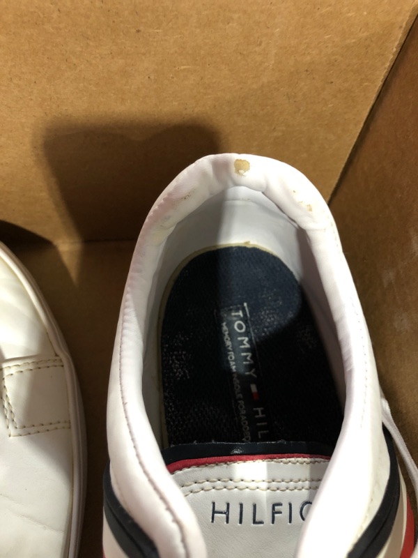 Photo 3 of *USED RETURNED ITEM* Tommy Hilfiger Men's Ramus Sneaker 9 White