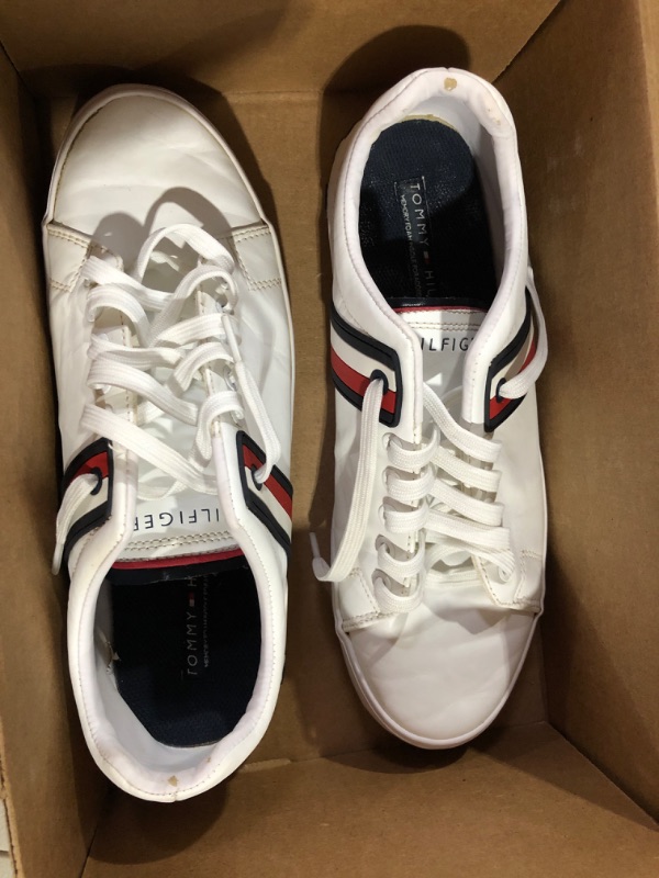 Photo 2 of *USED RETURNED ITEM* Tommy Hilfiger Men's Ramus Sneaker 9 White